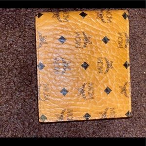 Mcm wallet